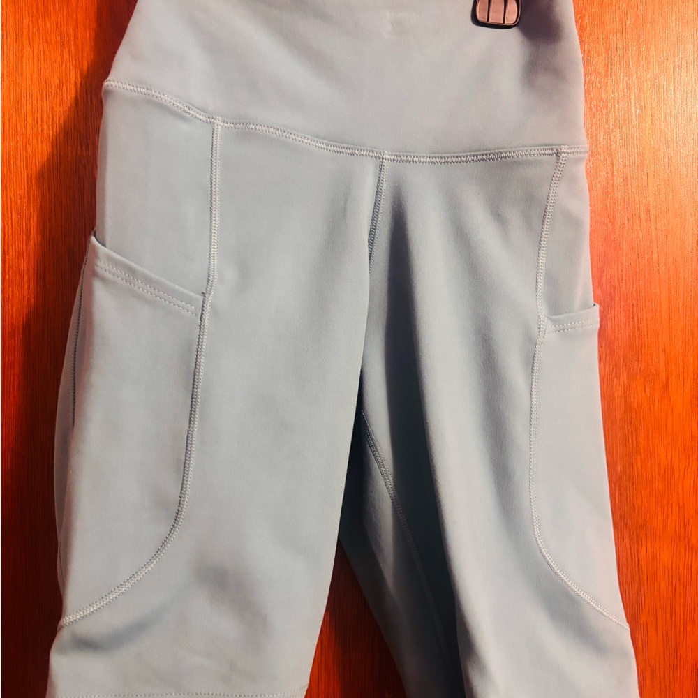 Nike High-Waisted Biker Shorts with Pockets